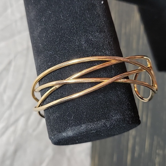 Source Unknown Jewelry - Gold Tone Bangle Cuff Bracelet